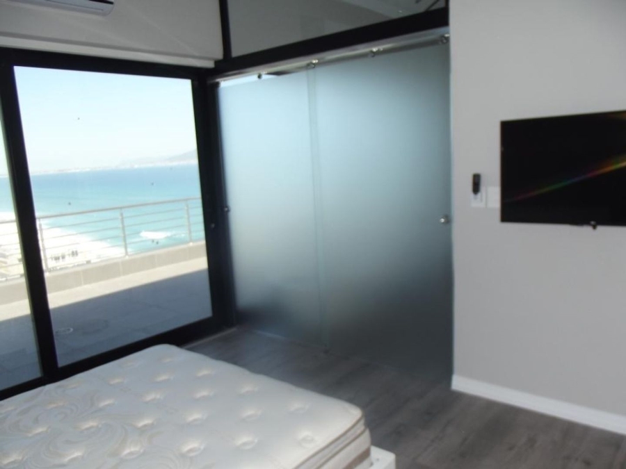 3 Bedroom Property for Sale in Bloubergrant Western Cape